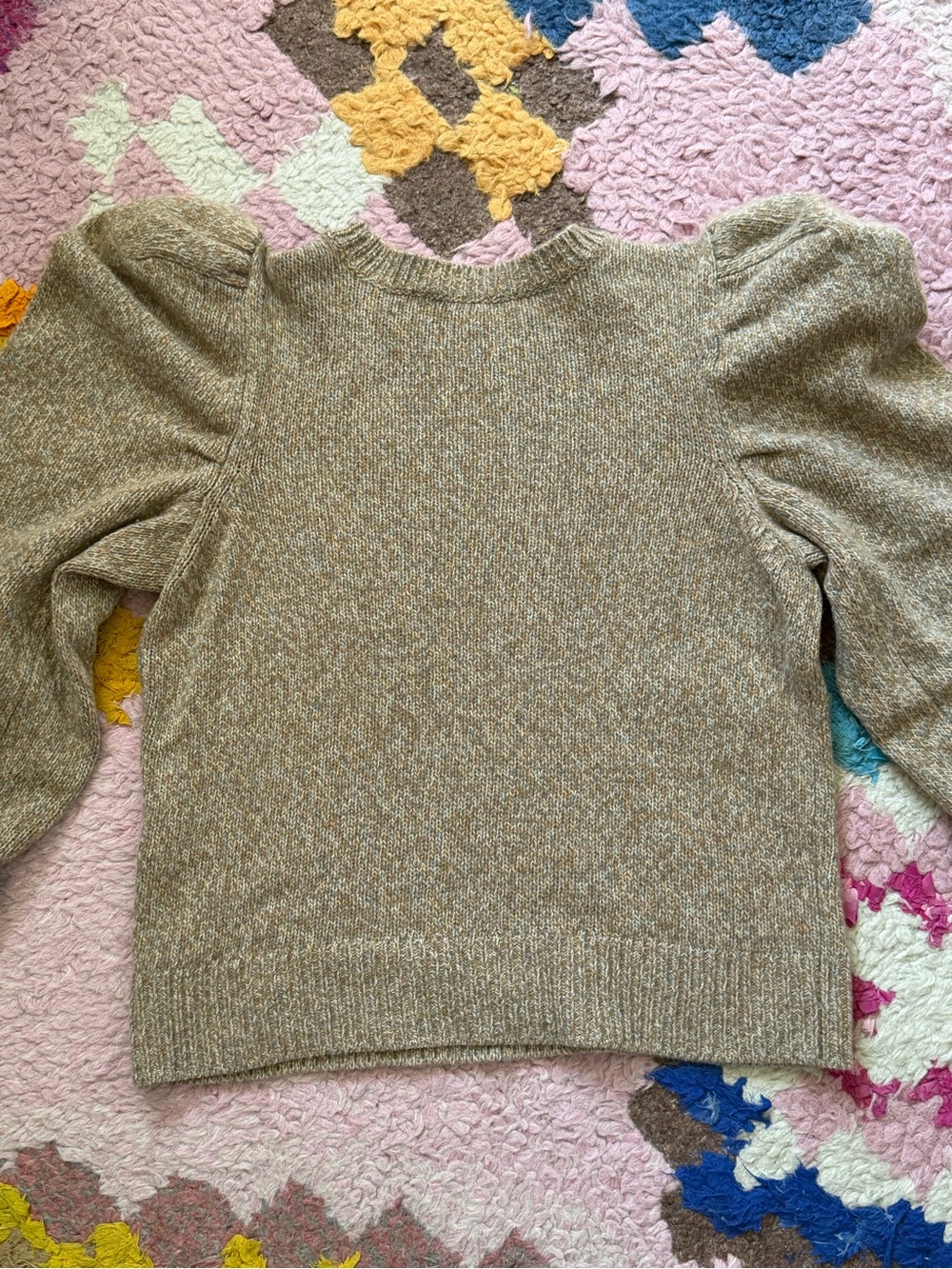 100% cashmere Frame Denim Puff Sleeve Crewneck Sweater in Olive Heather - Picture 2 of 5